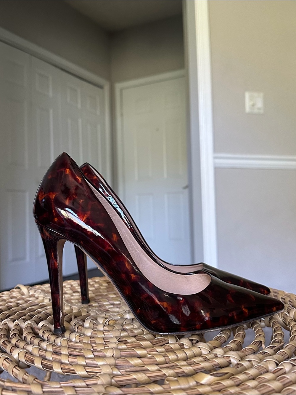 Diane Von Furstenberg Tortoiseshell Patent Pointed Toe Pumps Women’s Sz 8 Heels